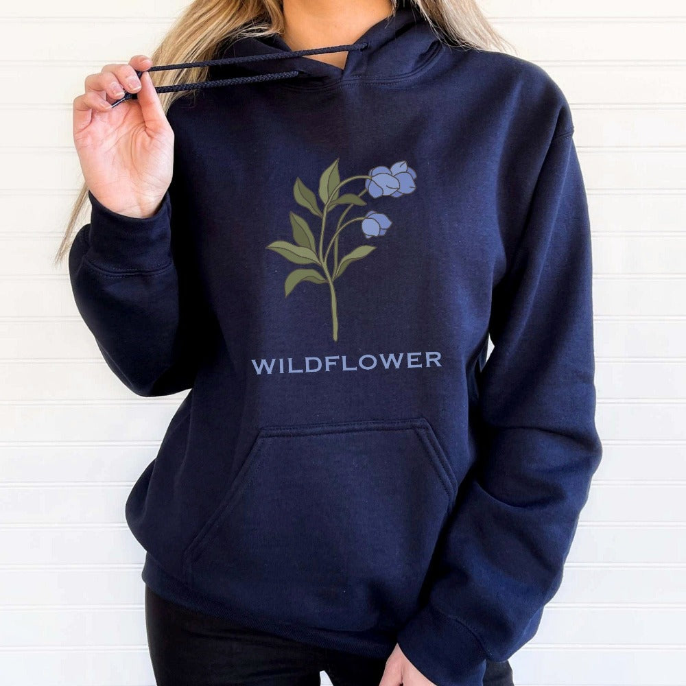 This minimalist wildflower graphic sweatshirt is elegant and perfect gift idea for mom, daughter, teenager, sister, best friend especially if they love the outdoors, nature, plants or flowers. The floral boho cottage core look is great for every occasion and works as a birthday, Christmas holiday, Mother's Day, anniversary or Thanksgiving gift idea.