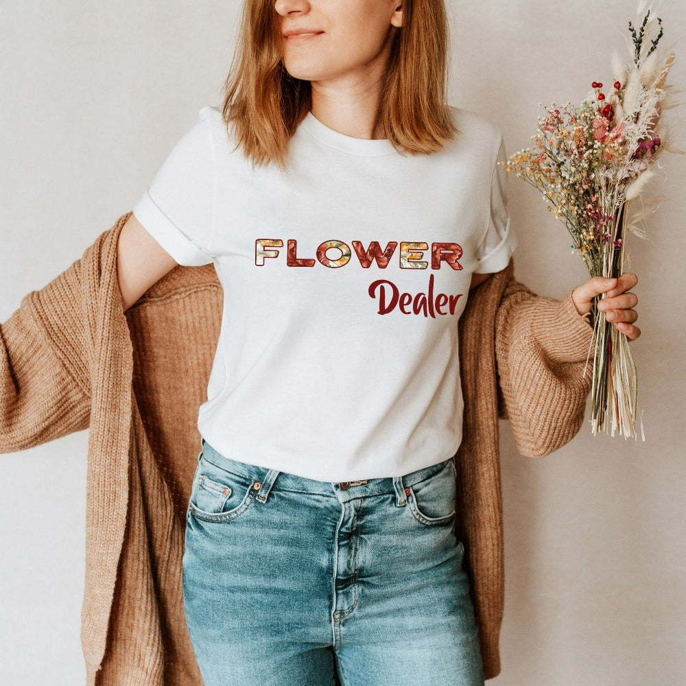 Funny florist birthday gift idea. This cute floral casual shirt is a great thoughtful gift for a friend, plant lover, home gardener, garden center store owner and flower plant mama.