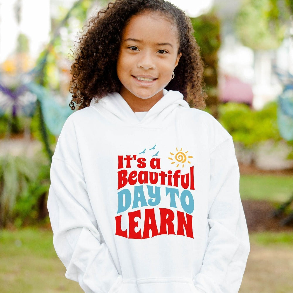 Cute great day for learning sweatshirt gift idea for teacher, trainer, instructor and homeschool mama. Show appreciation to your favorite grade teacher with this bright and cheerful shirt. Perfect for elementary, middle or high school, back to school, last day of school, summer or spring break. Great outfit for everyday use both in and out of the classroom.