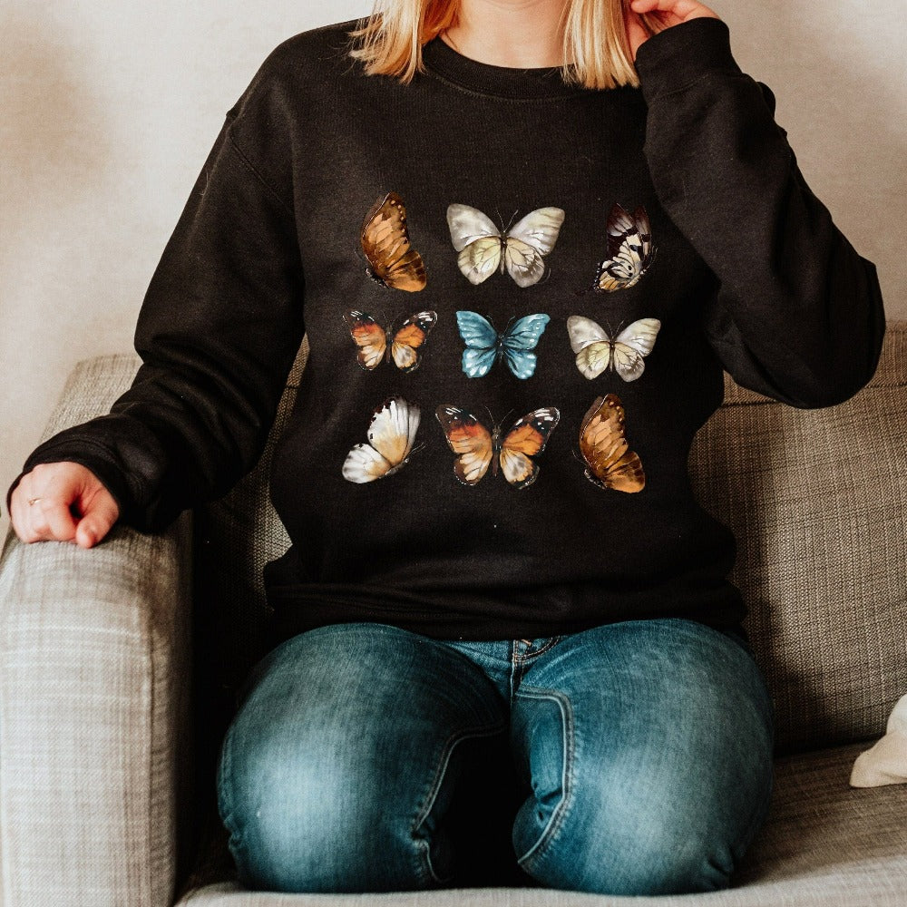 This watercolor butterfly graphic sweatshirt reminds us of beautiful wild fields filled with flowers. Makes a great gift idea for zoologist, biology teacher, nature lover, outdoorsy hiker, gardener or anyone that loves a cottage core, vintage boho, casual look. Perfect papillon present for daughter, mom, friend, sister for birthday, Christmas holiday, Thanksgiving or Mother's Day. 
