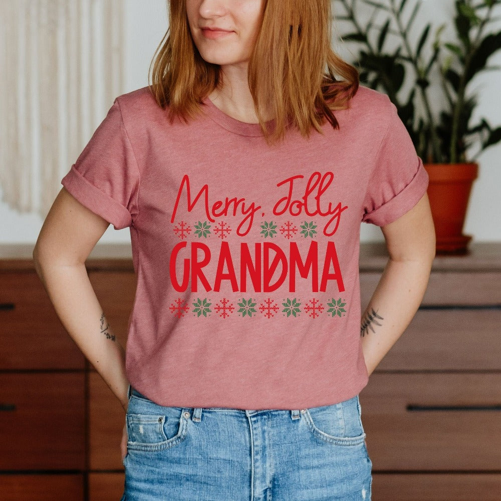Christmas Shirt for Grandma, Grammy Grandmother Christmas party TShirt, Grandchildren Xmas Gift Ideas, Holiday T-Shirts, Family Reunion Xmas Outfit