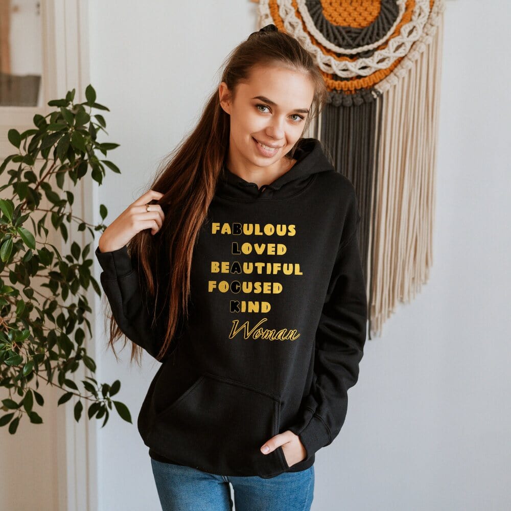 This T-shirt for Black Queen women supports black queens, Afro-Americans, African-Americans, and strong black girls to feel the freedom in loving their culture and Afro-American roots. Get your best sweatshirt for seasons like Summer, Autumn and Spring.