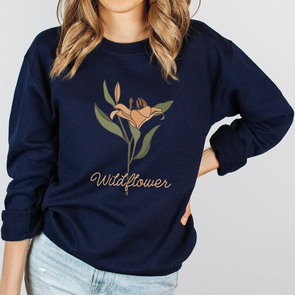 This minimalist wildflower graphic lily sweatshirt is elegant and perfect gift idea for mom, daughter, teenager, sister, best friend especially if they love lilies, the outdoors, nature, plants or flowers. The floral boho cottage core look is great for every occasion and works as a birthday, Christmas holiday, Mother's Day, anniversary or Thanksgiving gift idea.