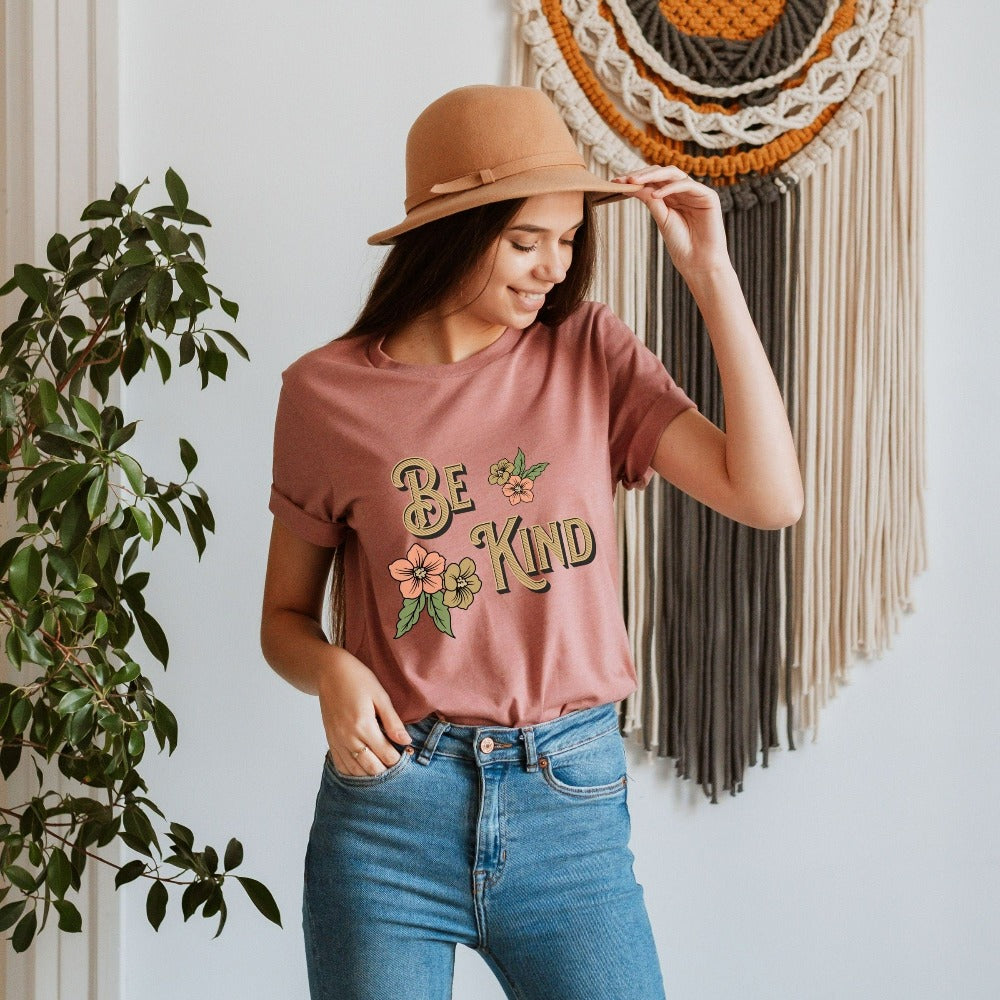 Positive motivational Be Kind shirt. Perfect gift idea for friend, family or co-worker. Add inspiration with this floral boho birthday present. Also great for Christmas holidays and get together.