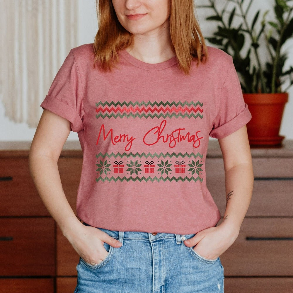 Merry Christmas Shirt, Christmas T-shirts Women, Couple Holiday Tees, Family Christmas Vacation Shirt, Mom Xmas Party TShirt, Retro Xmas Tees