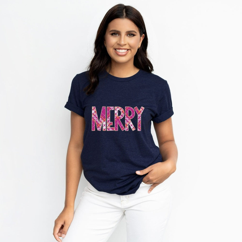Merry Christmas Shirts, Christmas Gifts for Women, Christmas Party T-shirt, Pink Buffalo Plaid Xmas Holiday Gifts for Spouse Wife Mom