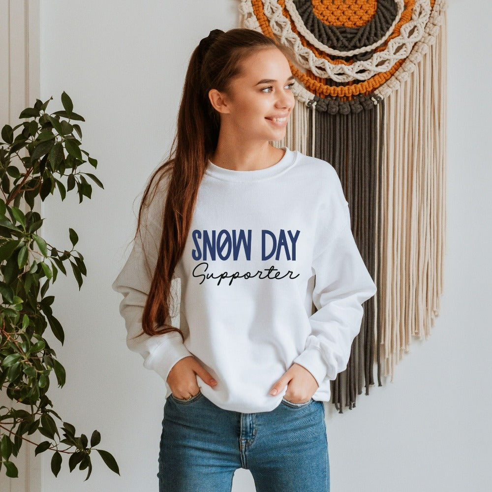 Merry Christmas Sweater, Snow Day Lover Gift, Matching Christmas Party Shirts, Christmas Sweatshirt for Women, Christmas Present Top, Snowday Sweater