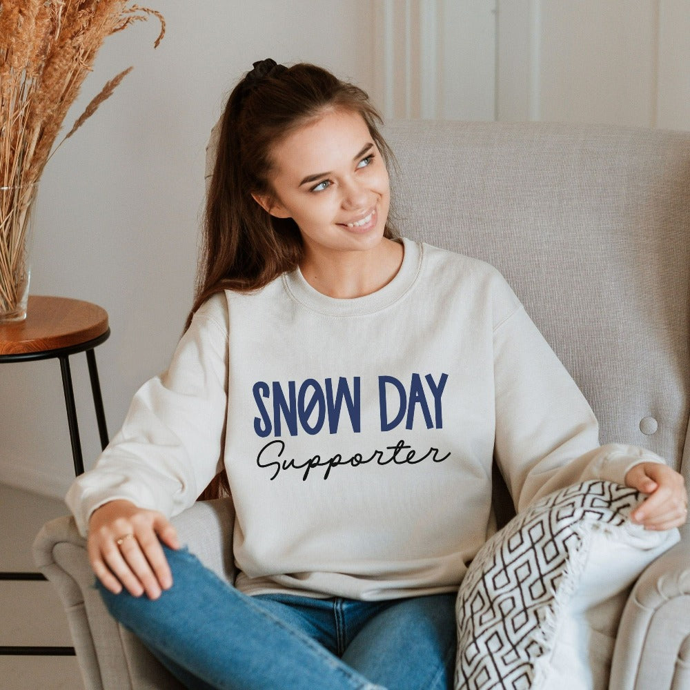 Merry Christmas Sweater, Snow Day Lover Gift, Matching Christmas Party Shirts, Christmas Sweatshirt for Women, Christmas Present Top, Snowday Sweater