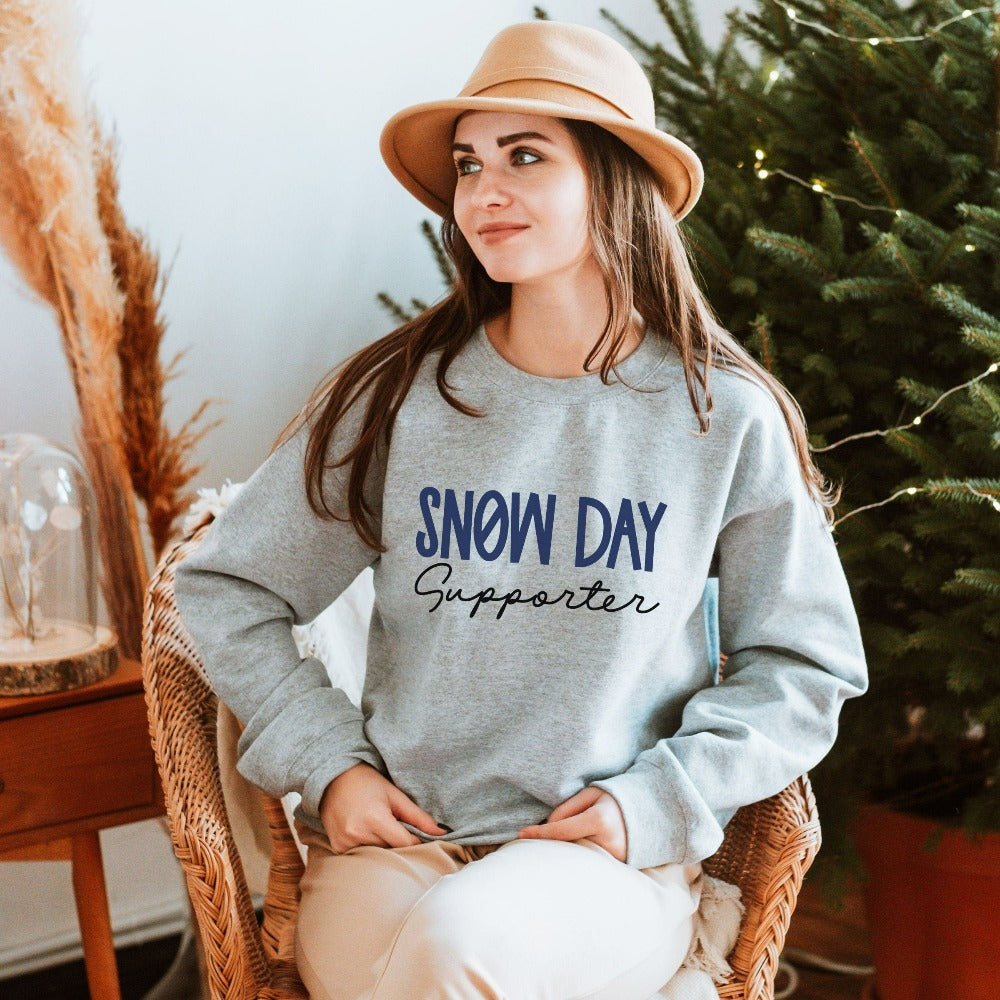 Merry Christmas Sweater, Snow Day Lover Gift, Matching Christmas Party Shirts, Christmas Sweatshirt for Women, Christmas Present Top, Snowday Sweater