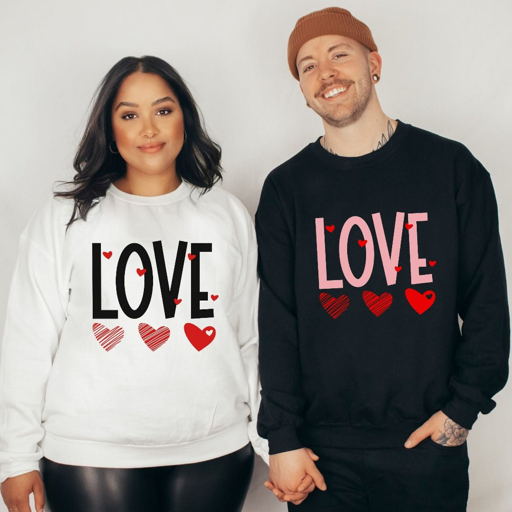 Retro Love Valentine Sweatshirt, Heart Shirt for Couples, Valentines Day Shirts for Woman, Lovely Newlyweds Gifts, Husband Wife Top 