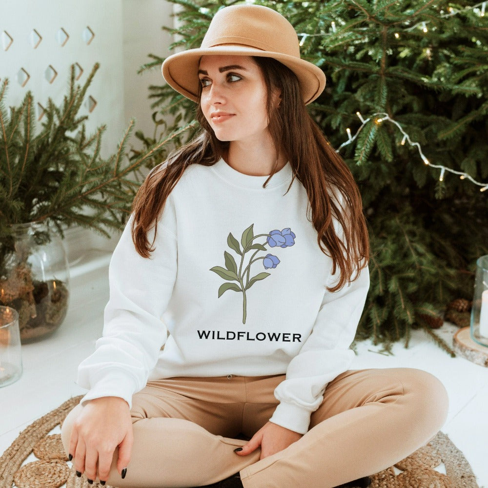 This minimalist wildflower graphic sweatshirt is elegant and perfect gift idea for mom, daughter, teenager, sister, best friend especially if they love the outdoors, nature, plants or flowers. The floral boho cottage core look is great for every occasion and works as a birthday, Christmas holiday, Mother's Day, anniversary or Thanksgiving gift idea.