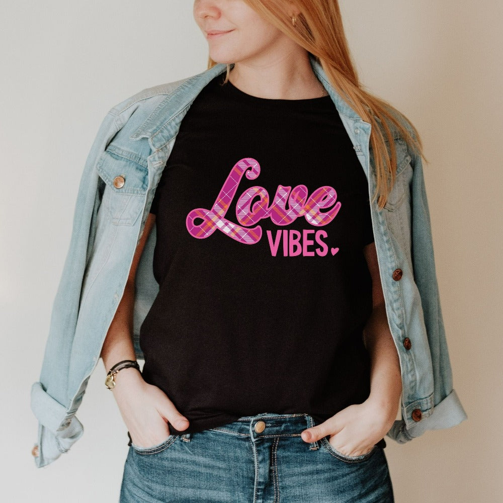 Valentine Shirt for Women, Girls Valentines Day Outfit, Valentine Tee Gift for Women Mom Aunt Sister, Bestie Matching VDay Tee