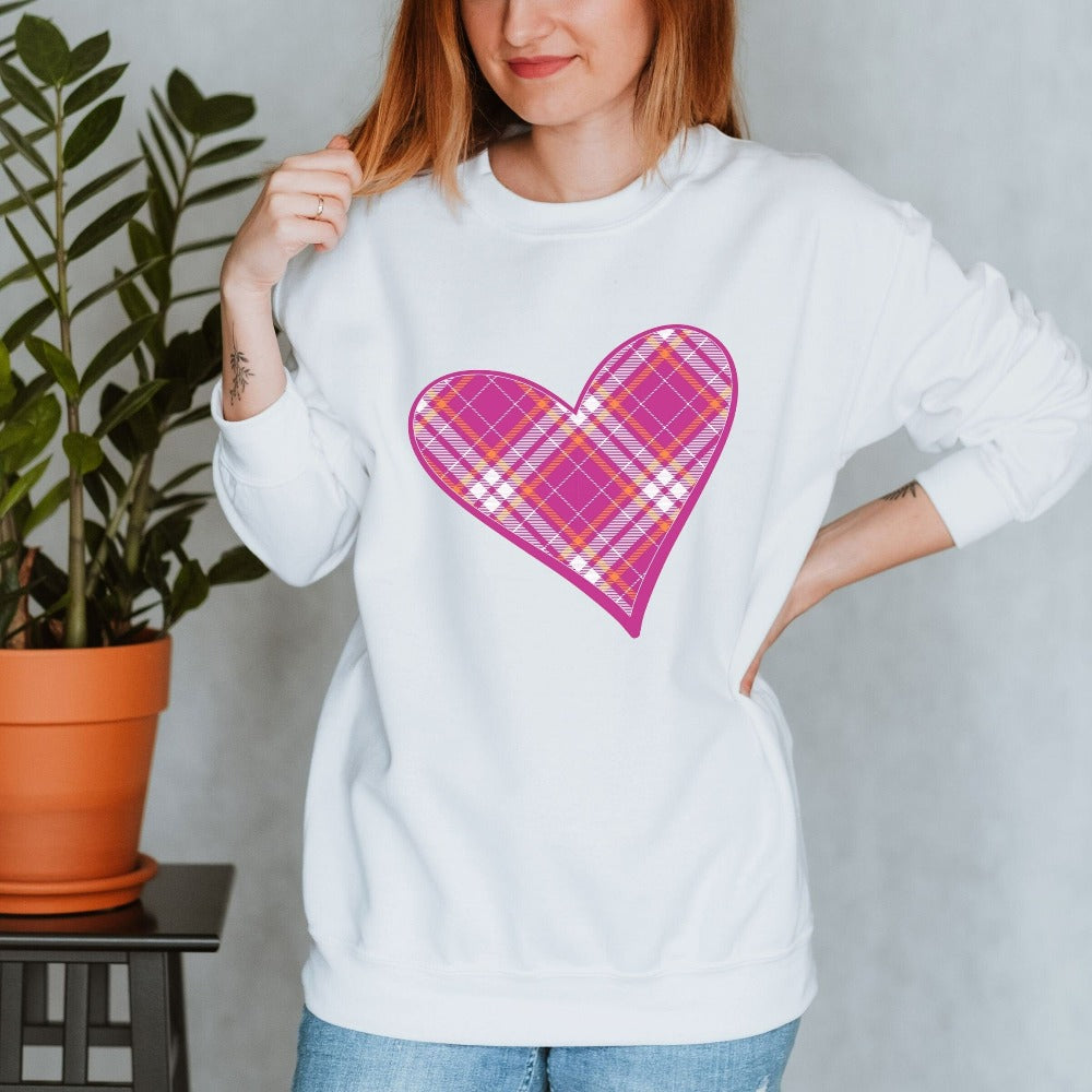 Women's Heart Sweatshirt, Valentine's Day Shirt Ideas for Couples, Valentines Birthday Sweater, Buffalo Plaid Valentines Sweatshirt 